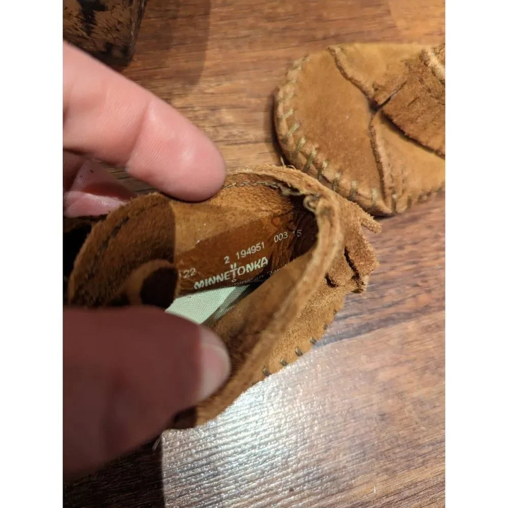 Minnetonka leather baby moccasins size 2